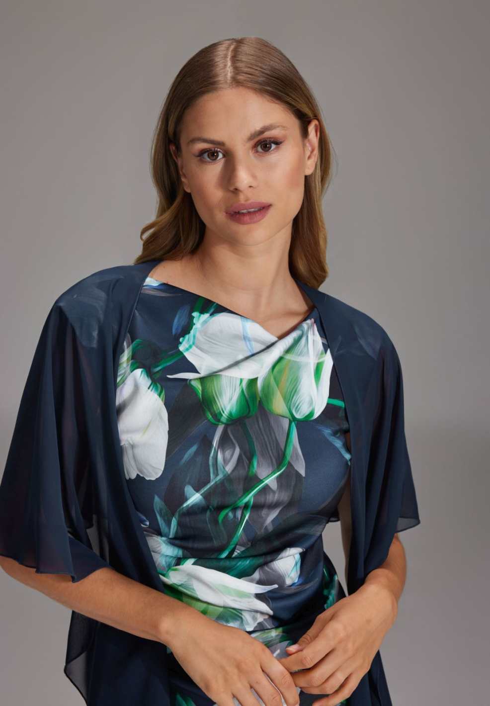 Fließende Chiffon-Stola