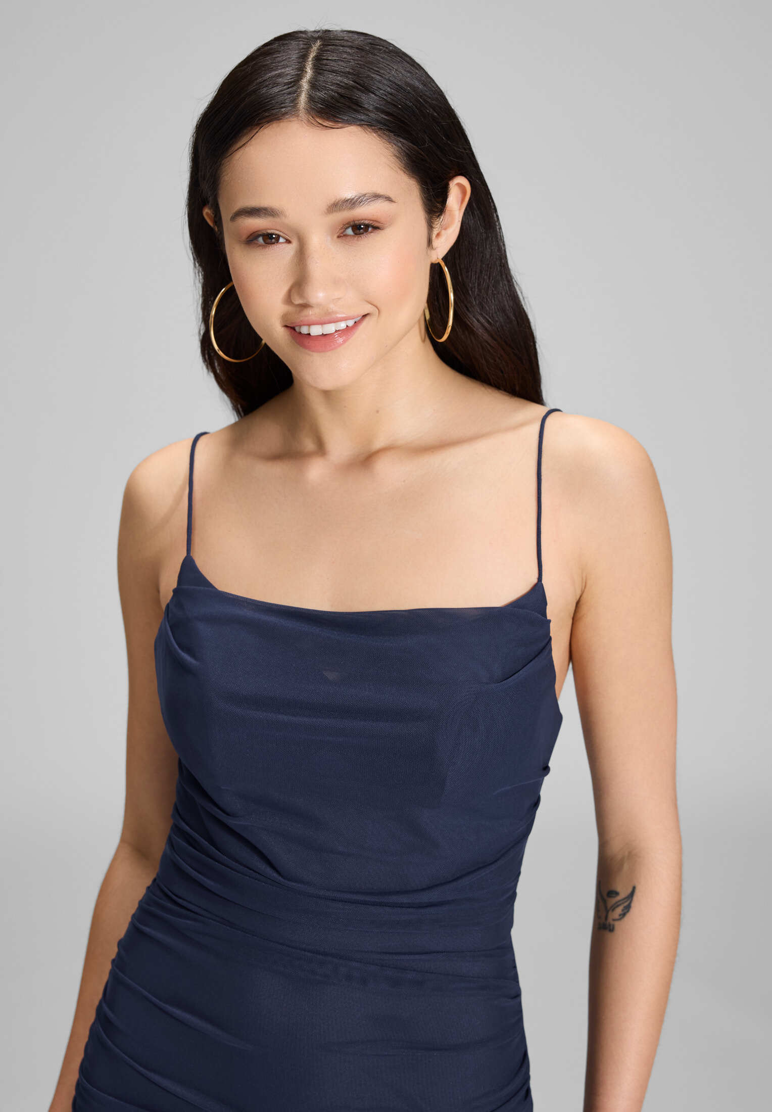 Bodycon-Kleid mit feinen Raffungen