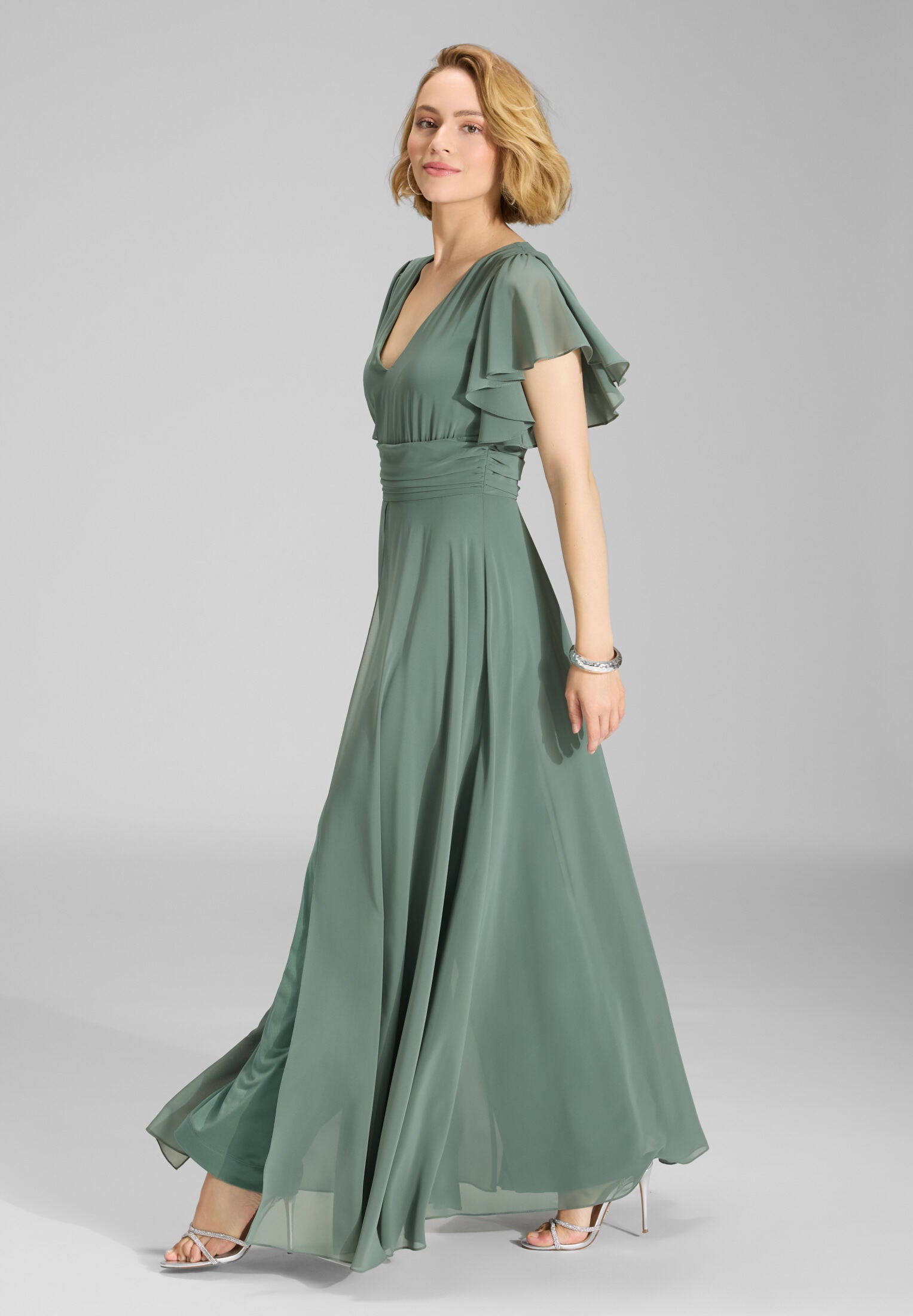 Chiffon Jumpsuit mit Überrock und Volantärmeln