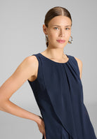 Fließend-fallendes Kleid in geradem Schnitt