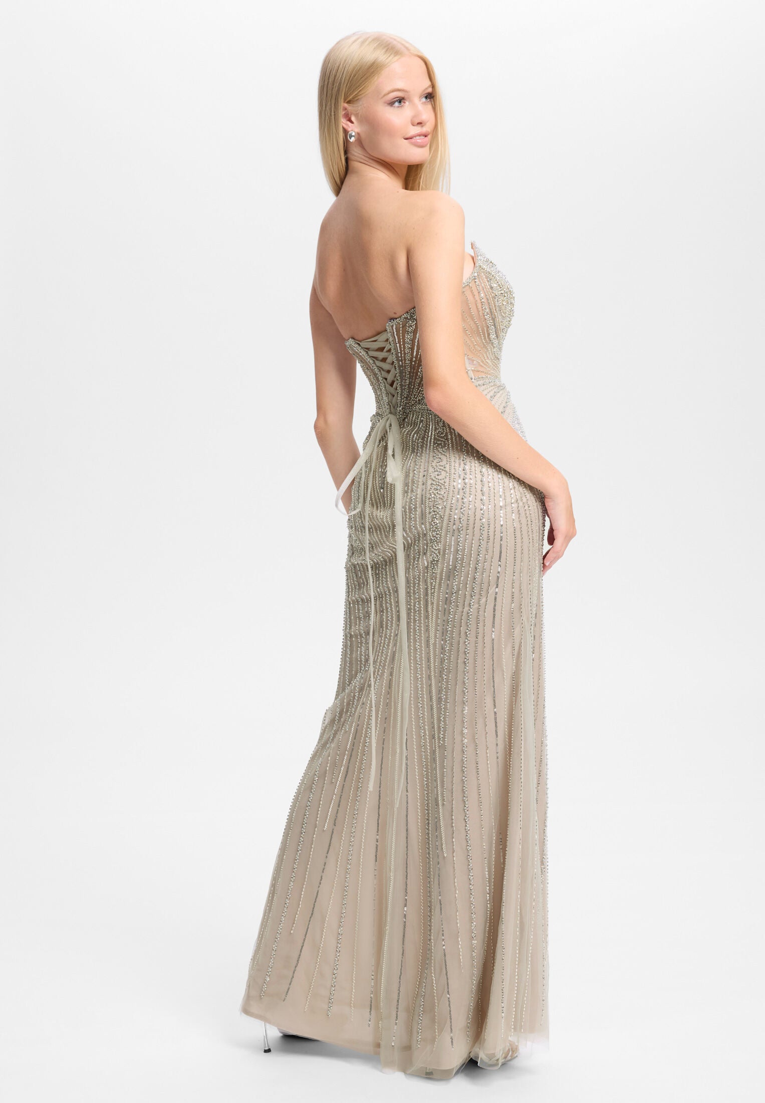 Abendkleid mit All-Over Stickerei