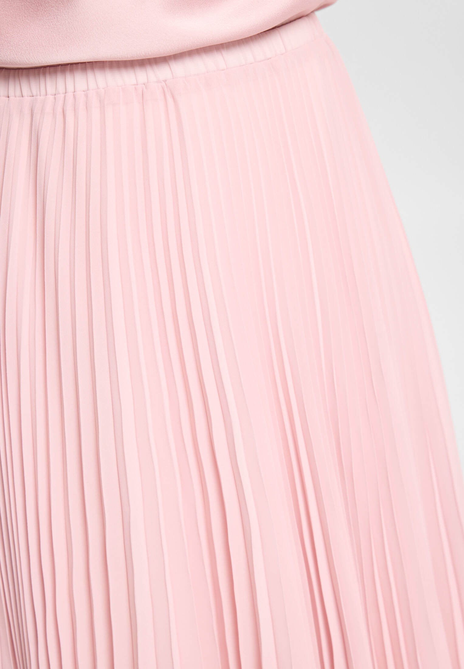 Plisseerock aus Chiffon mit elastischem Bund