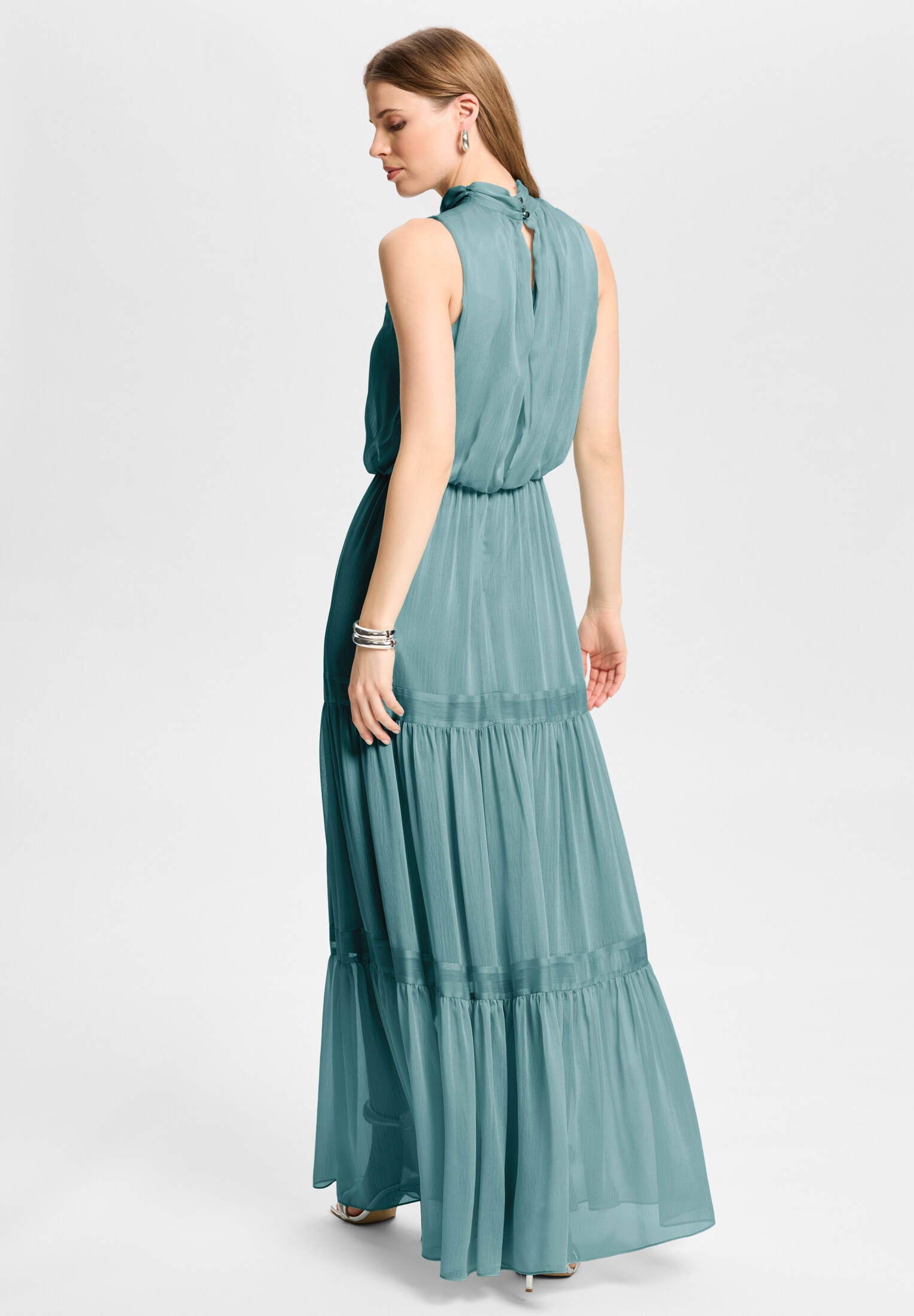 Abendkleid aus Crinkle Chiffon mit Stufenrock