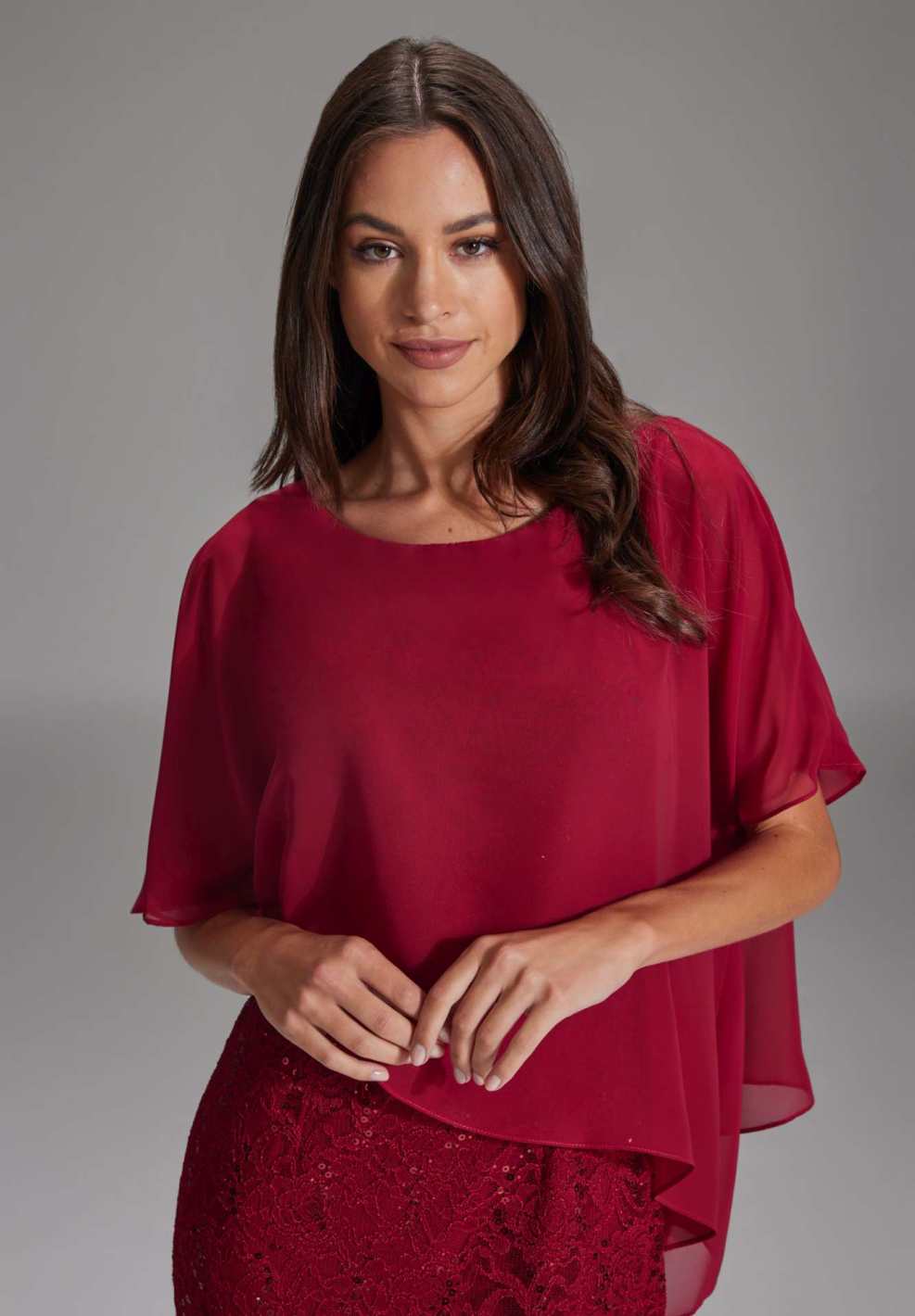 Pailletten-Kleid mit asymmetrischem Chiffon-Überwurf