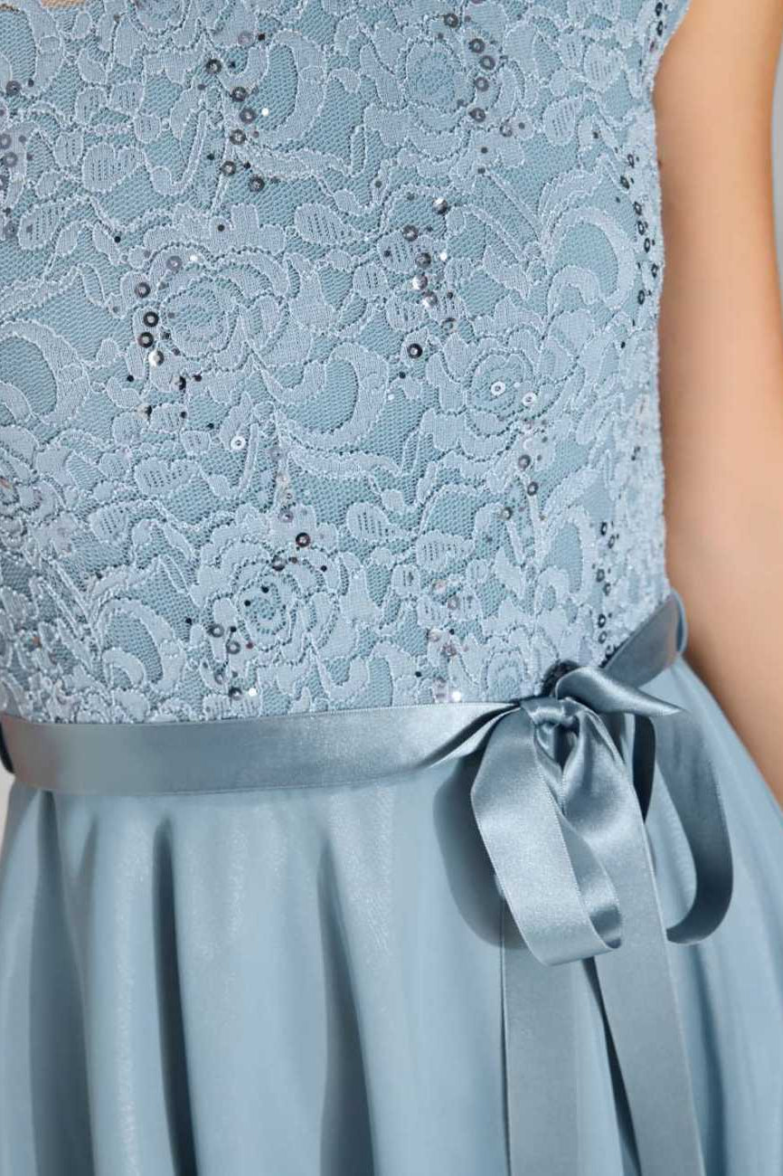 Kleid mit paillettenbesetztem Spitzenoberteil