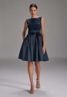 Kurzes Kleid mit Taft Rock navy