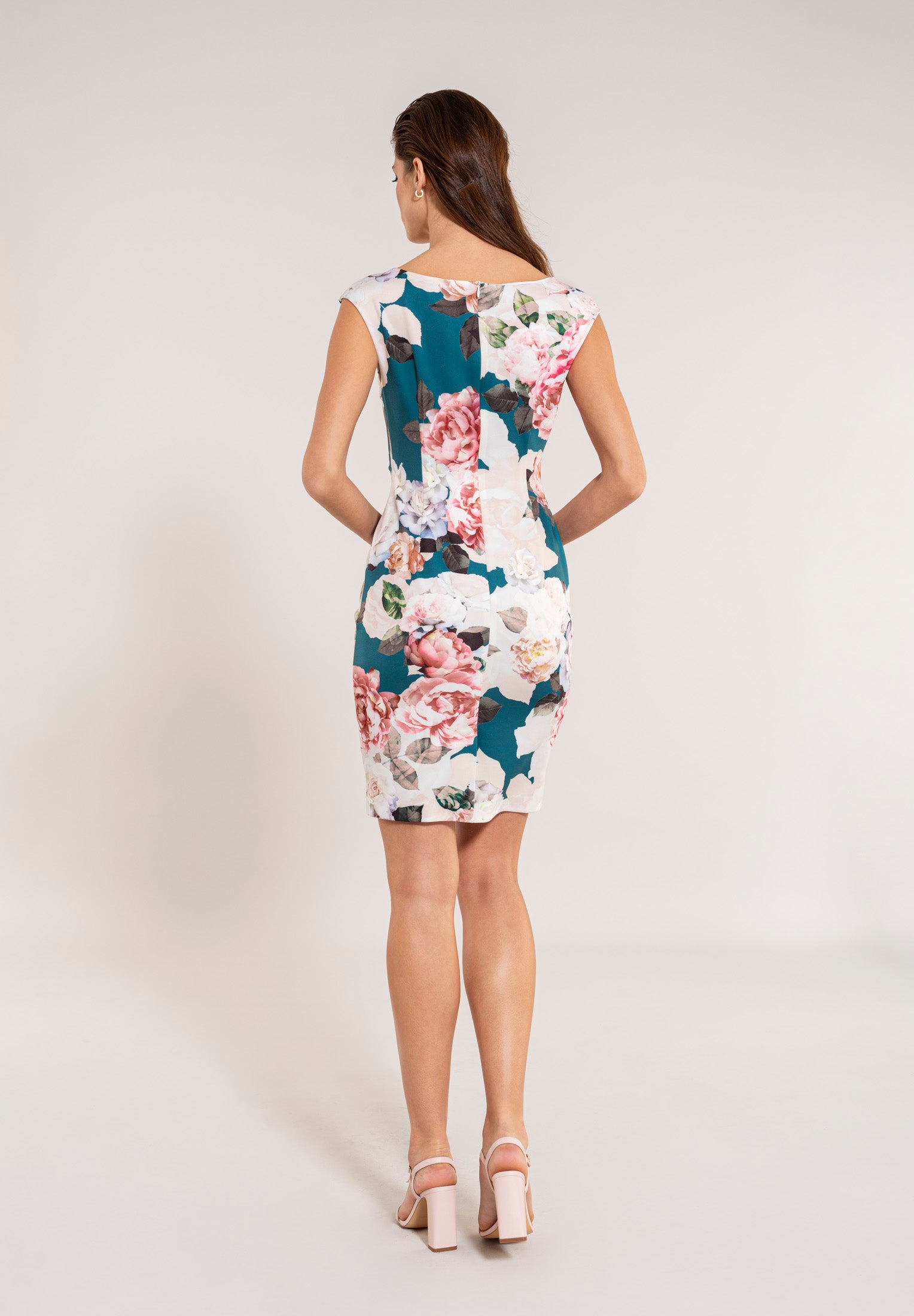 Drapiertes Etuikleid mit Blumen