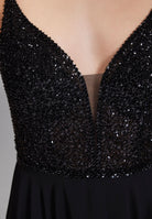 Langes paillettenbesticktes Abiball-Kleid