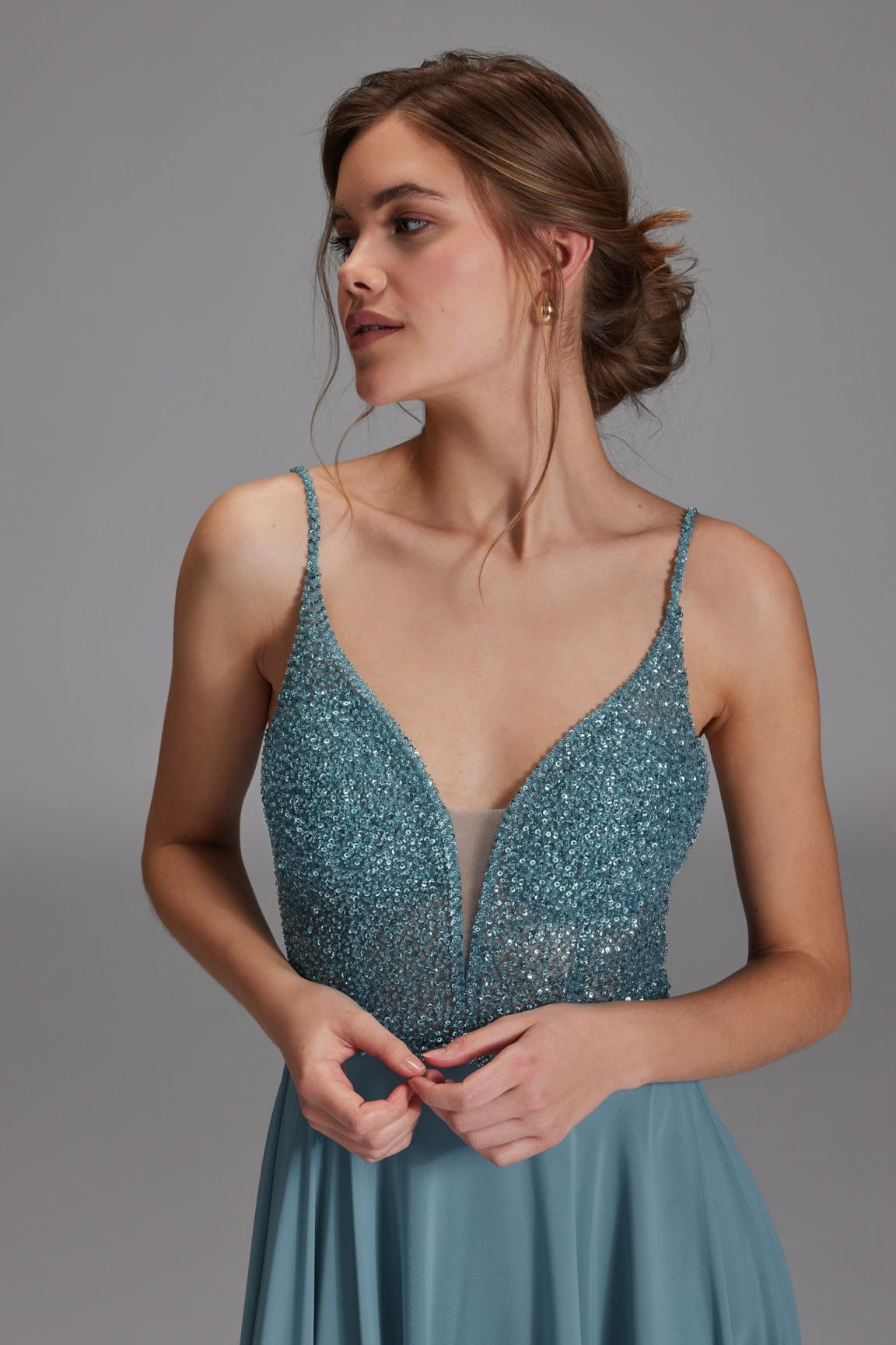 Langes paillettenbesticktes Abiball-Kleid