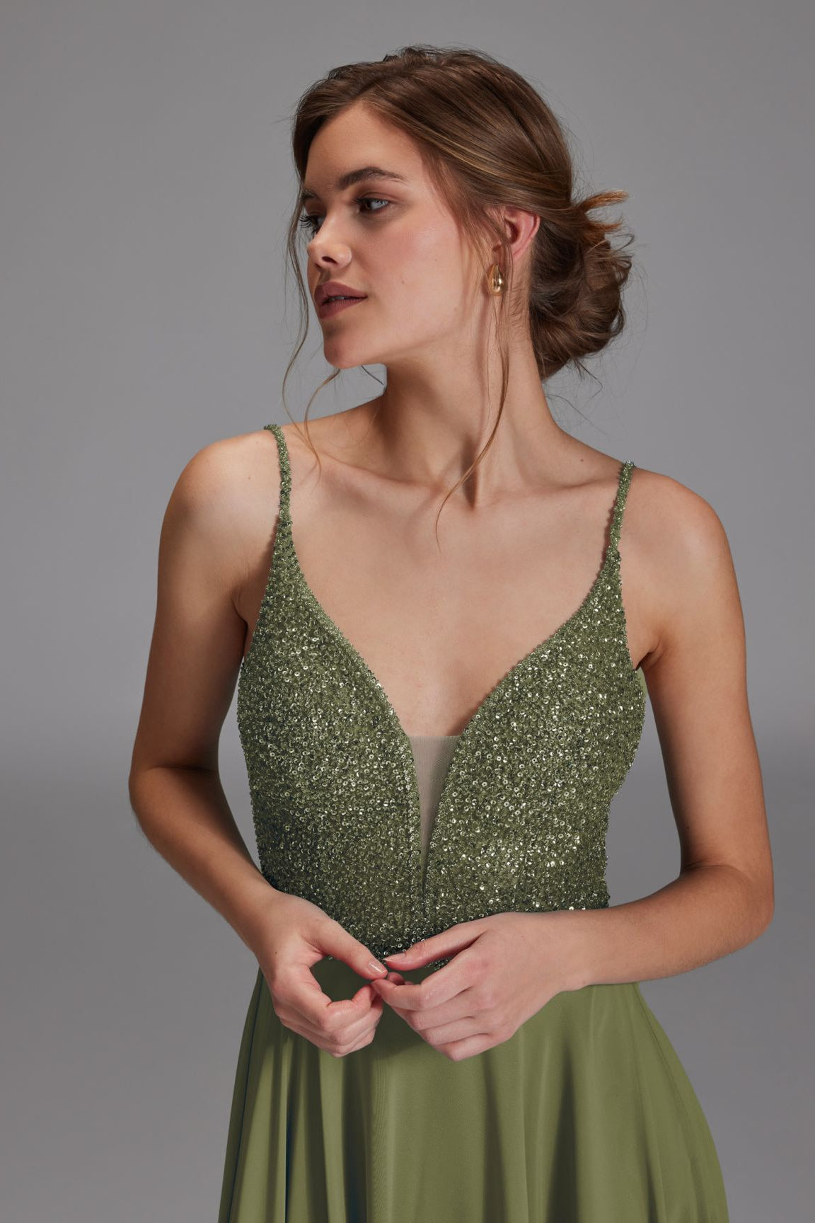 Langes paillettenbesticktes Abiball-Kleid