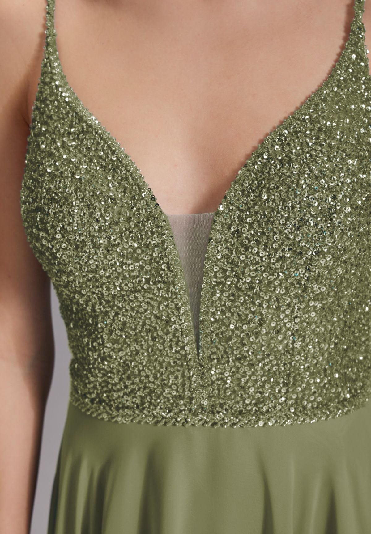 Langes paillettenbesticktes Abiball-Kleid