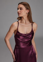 Satin-Abendkleid mit Gehschlitz