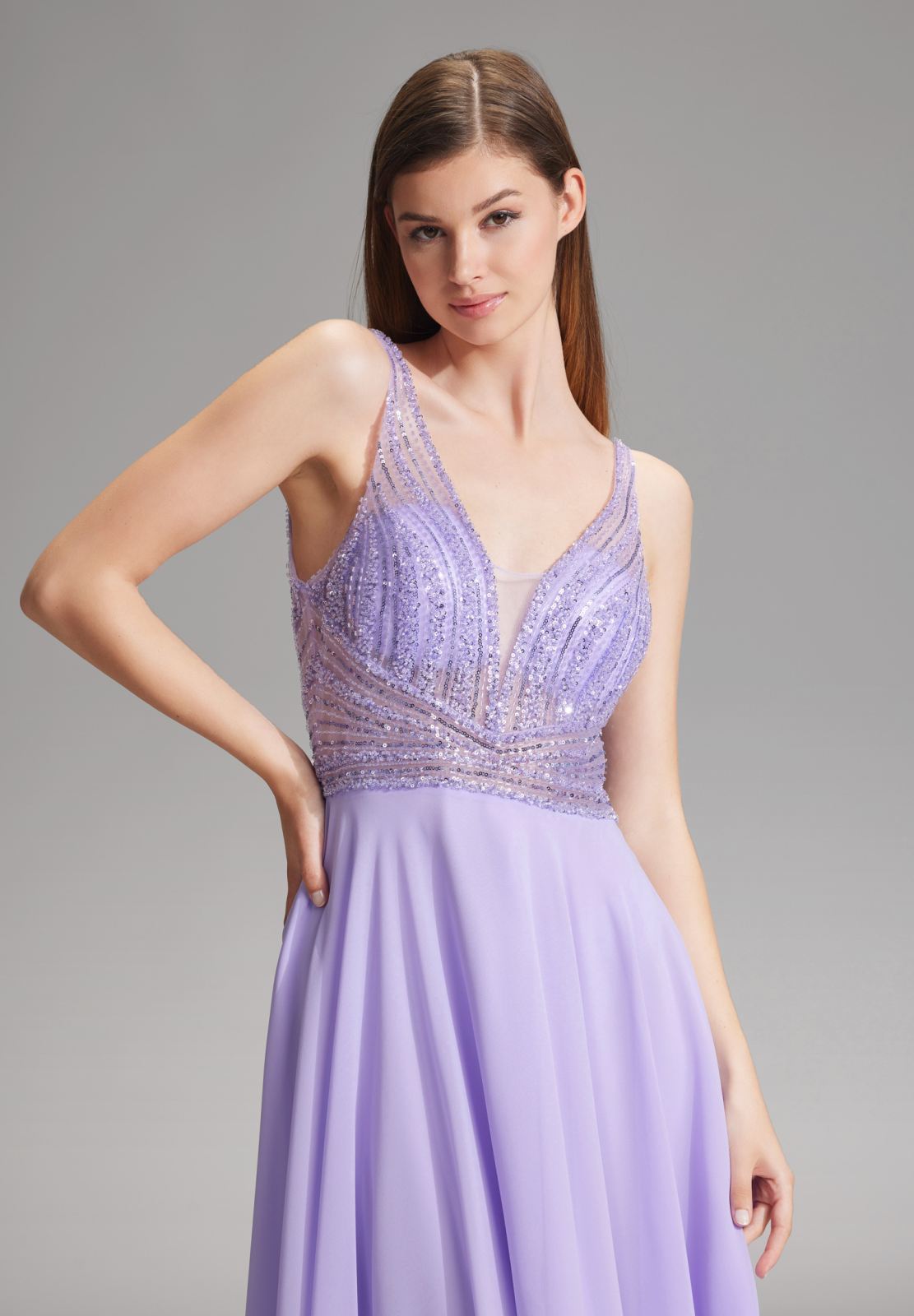 Midilanges Cocktailkleid aus Materialmix