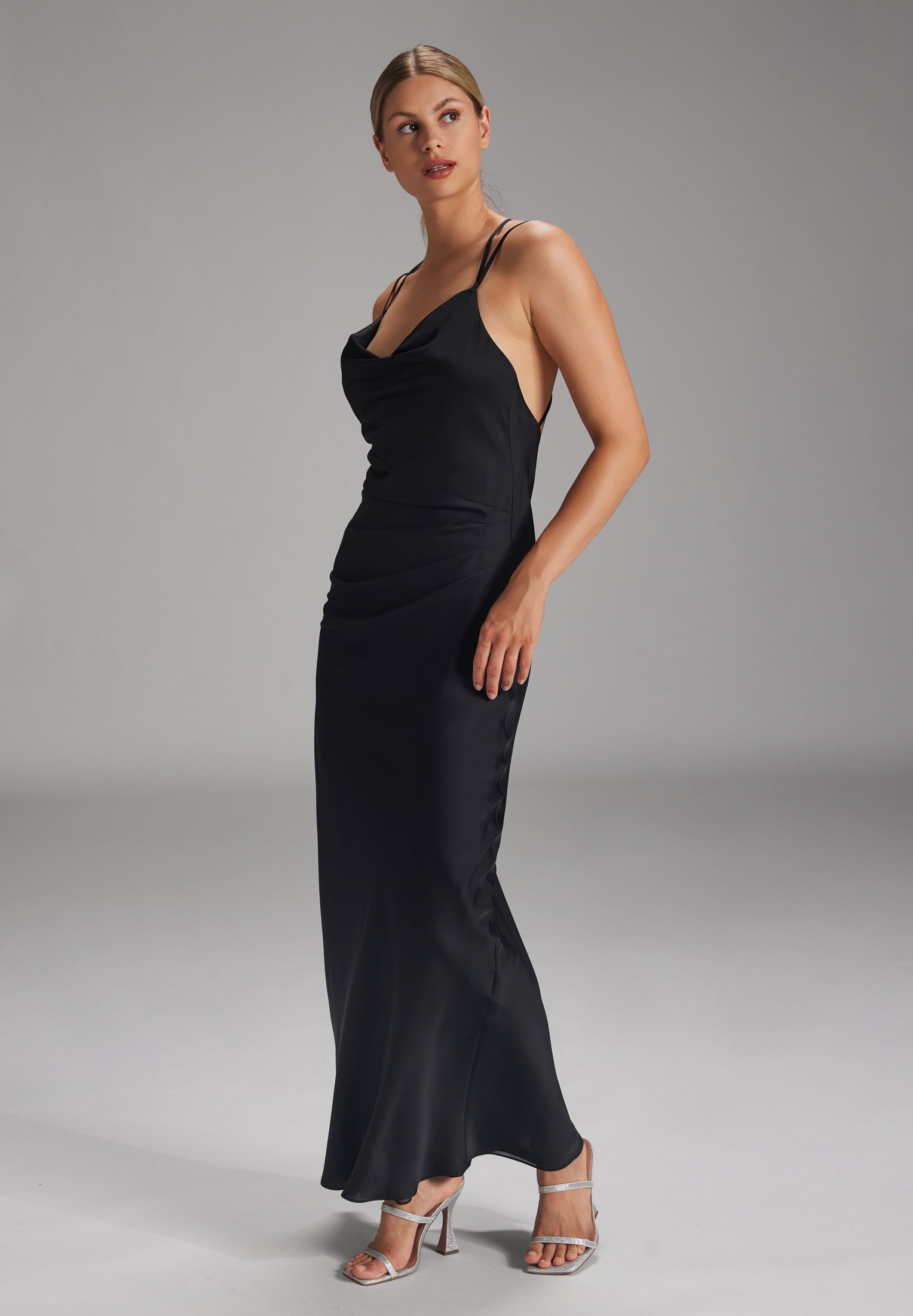 Slip-Dress aus nachhaltigem Satinchiffon