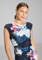 Etuikleid mit blumigem Print