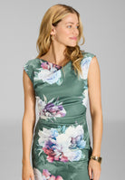 Etuikleid mit blumigem Print