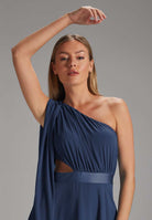 One-Shoulder-Maxikleid aus nachhaltigem Chiffon