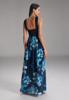 Maxikleid mit Criss-Cross-Trägern