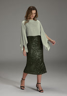 Stola aus nachhaltigem Chiffon mit Ärmelschlitzen eucalyptus green