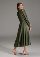 Midi Kleid aus nachhaltigem Satin mit Raffdetails