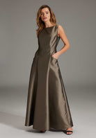 Abendkleid aus Twill mit Taschen