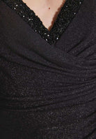 Figurbetontes Abendkleid mit Beinschlitz