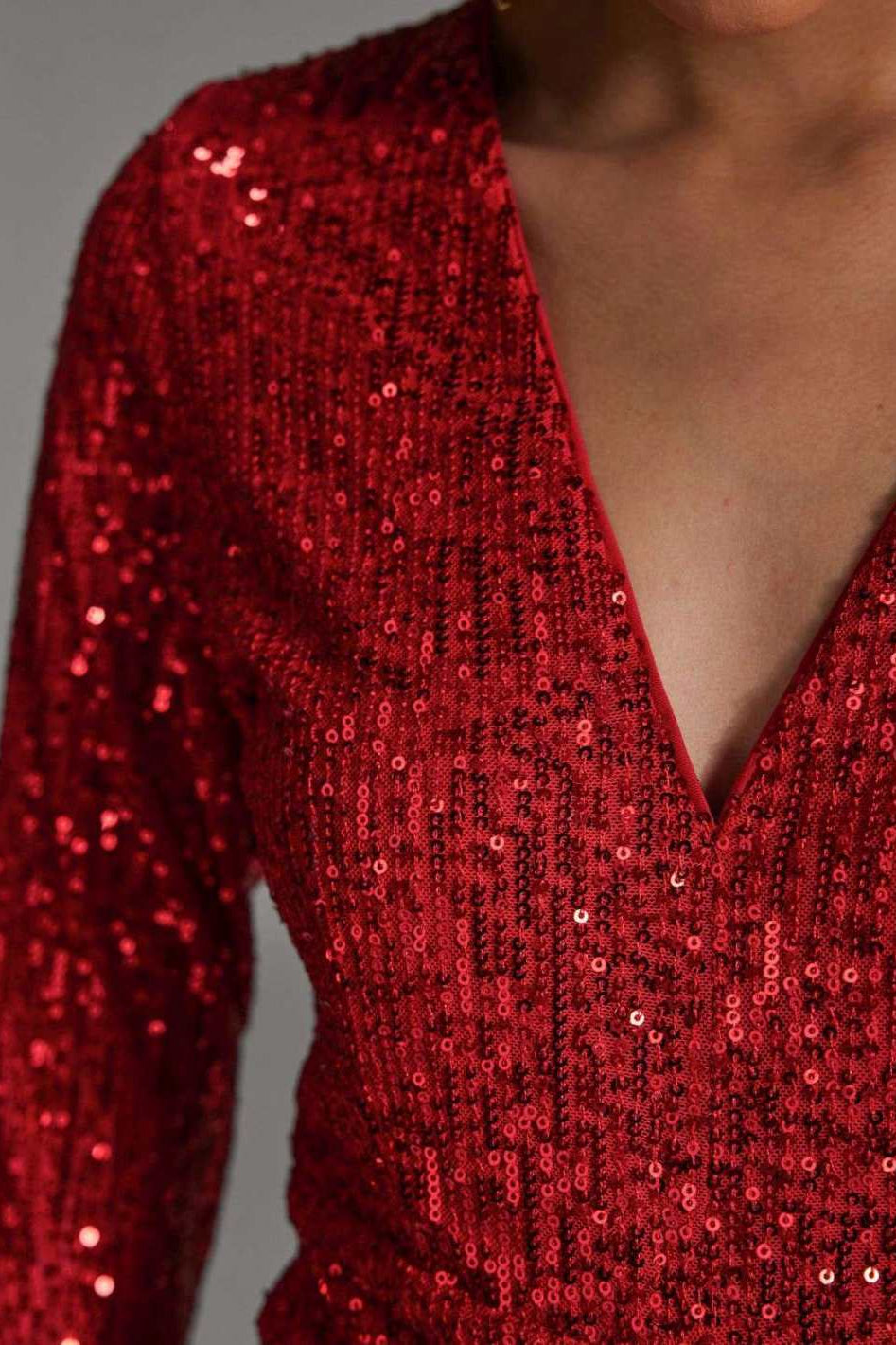 Abendkleid aus elastischem Paillettenstoff