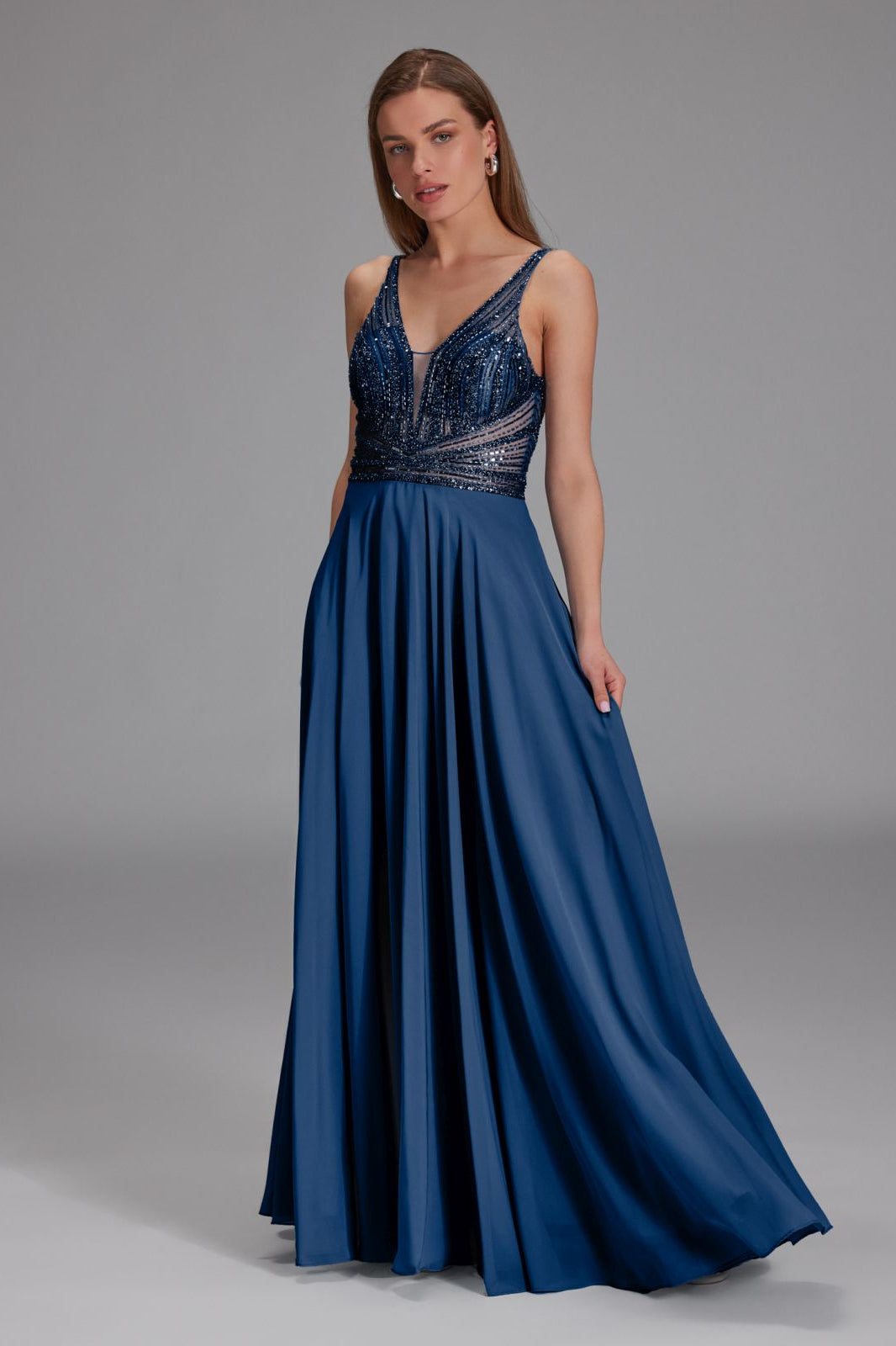Langes Chiffon-Abendkleid mit Stickerei midnight blue