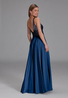 Langes Chiffon-Abendkleid mit Stickerei