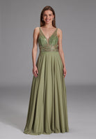 Langes Chiffon-Abendkleid mit Stickerei