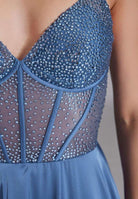 Abendkleid mit Corsagentop und feinen Ziersteinen