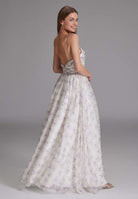 Fließendes Printkleid mit Cut-Out Detail