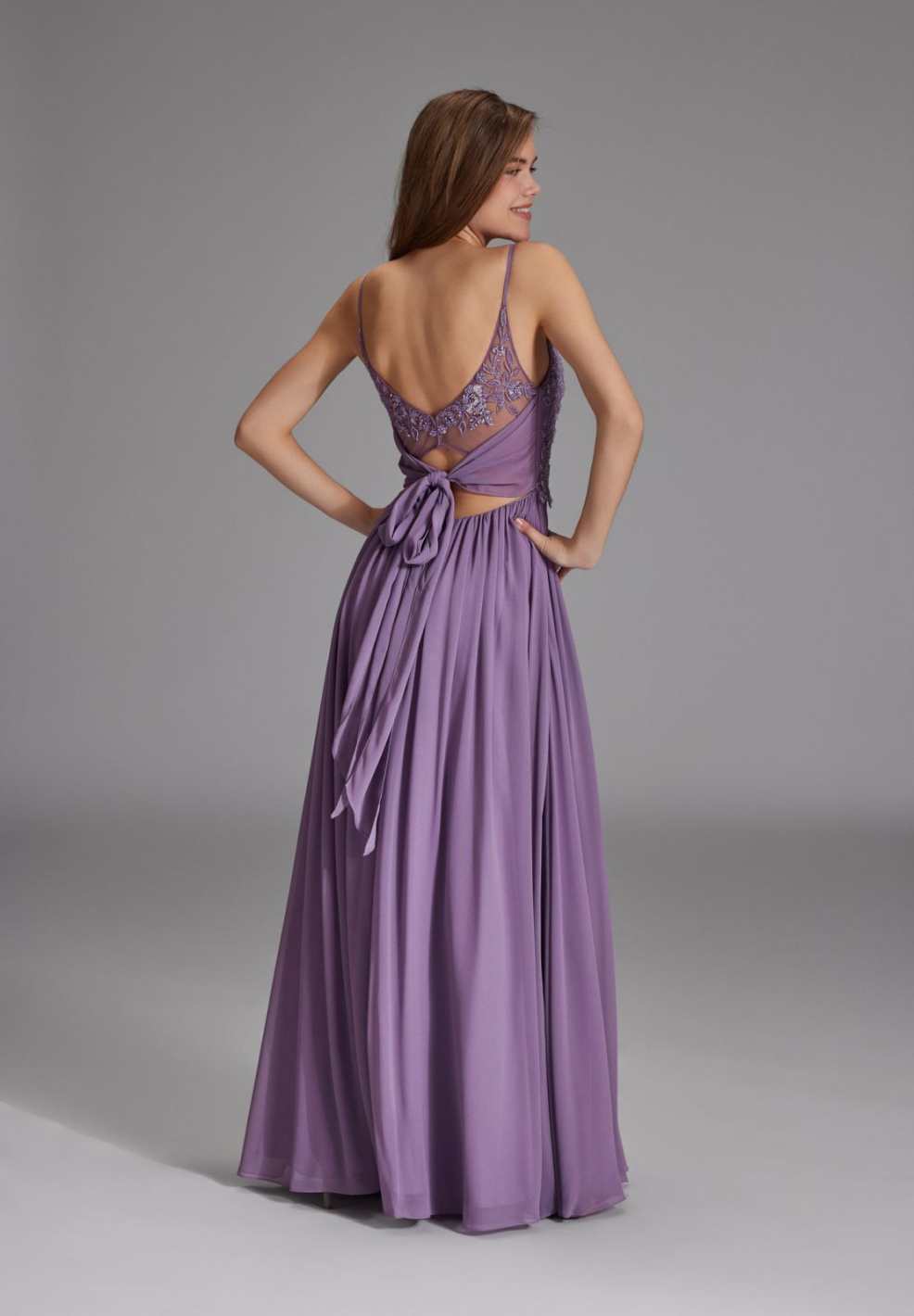 Chiffonkleid mit Bindeband am Rücken