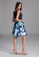 Cocktailkleid mit Rock aus bedrucktem Twill