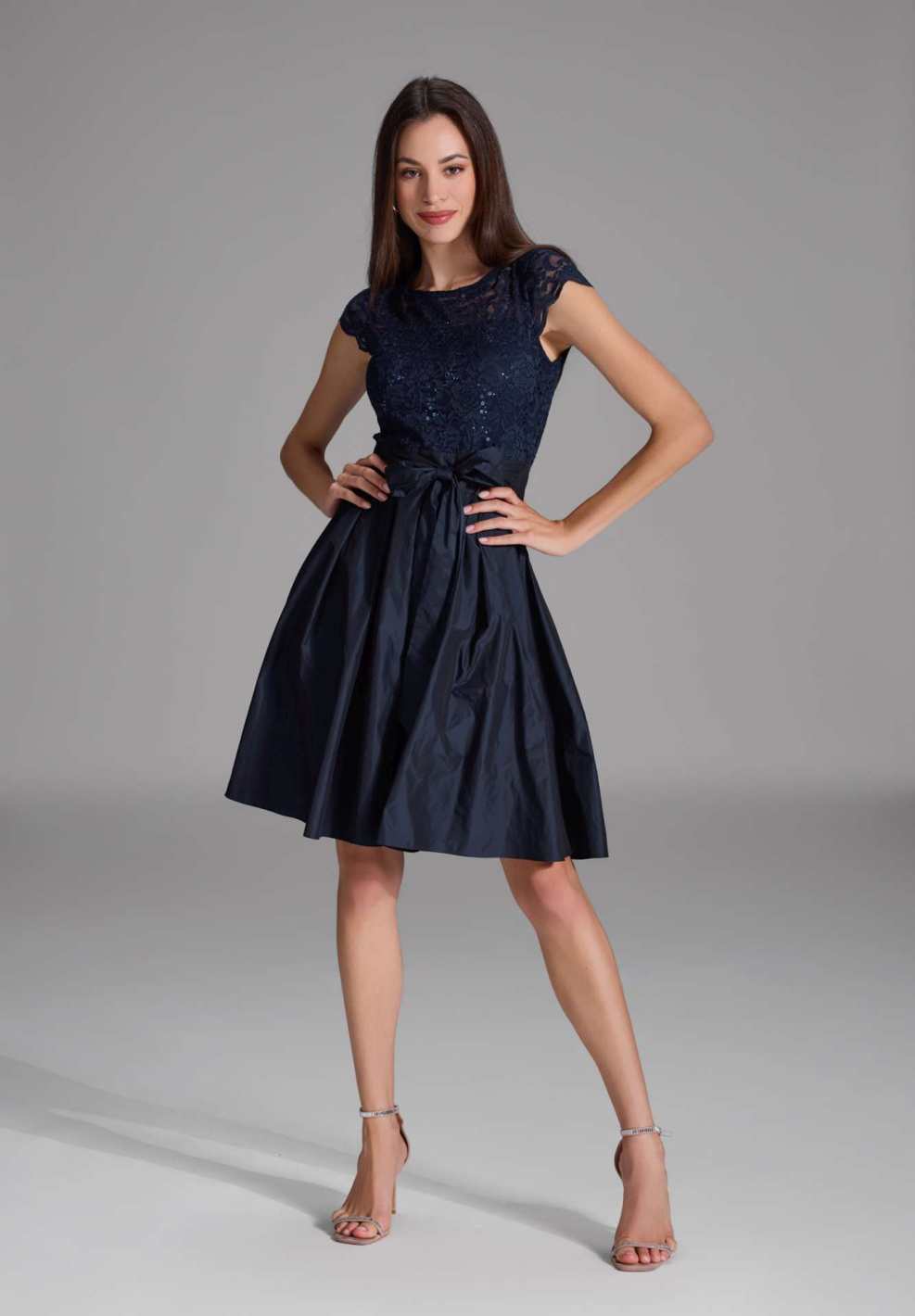 Cocktailkleid aus Taft und Spitze