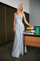 Schimmerndes Abendkleid mit Drapierung silver