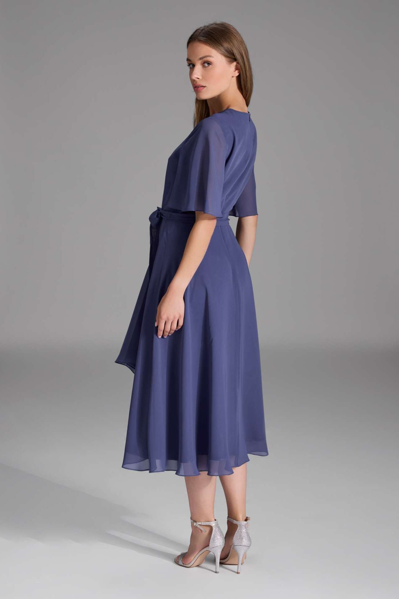 Chiffon Kleid in Wickel Optik mit Vokuhila Saum