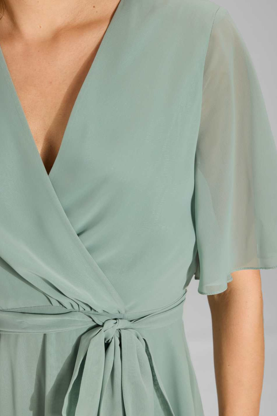 Chiffon Kleid in Wickel Optik mit Vokuhila Saum