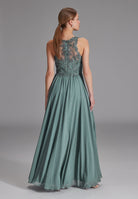 Hochgeschlossenes Kleid mit Spitzenstickerei