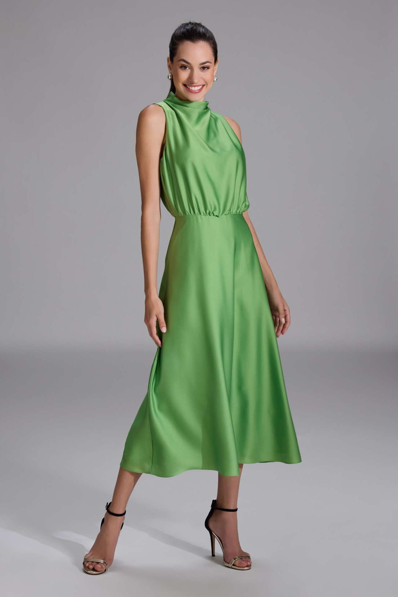 Midi Kleid aus nachhaltigem Satin mit Drapierung am Kragen