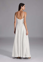 Abendkleid aus nachhaltigem Satin mit Wasserfall-Ausschnitt und Beinschlitz