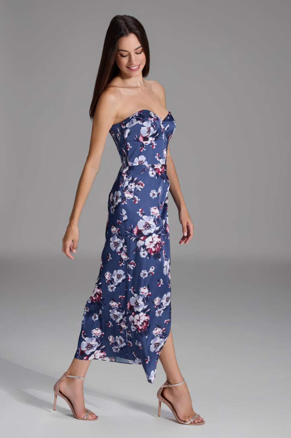 Abendkleid mit Corsage aus floral bedrucktem Satin