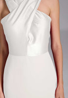 Midi Kleid mit gekreuzten Trägern aus Material-Mix