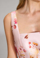 Cocktailkleid mit Karree-Ausschnitt aus floral bedrucktem Twill