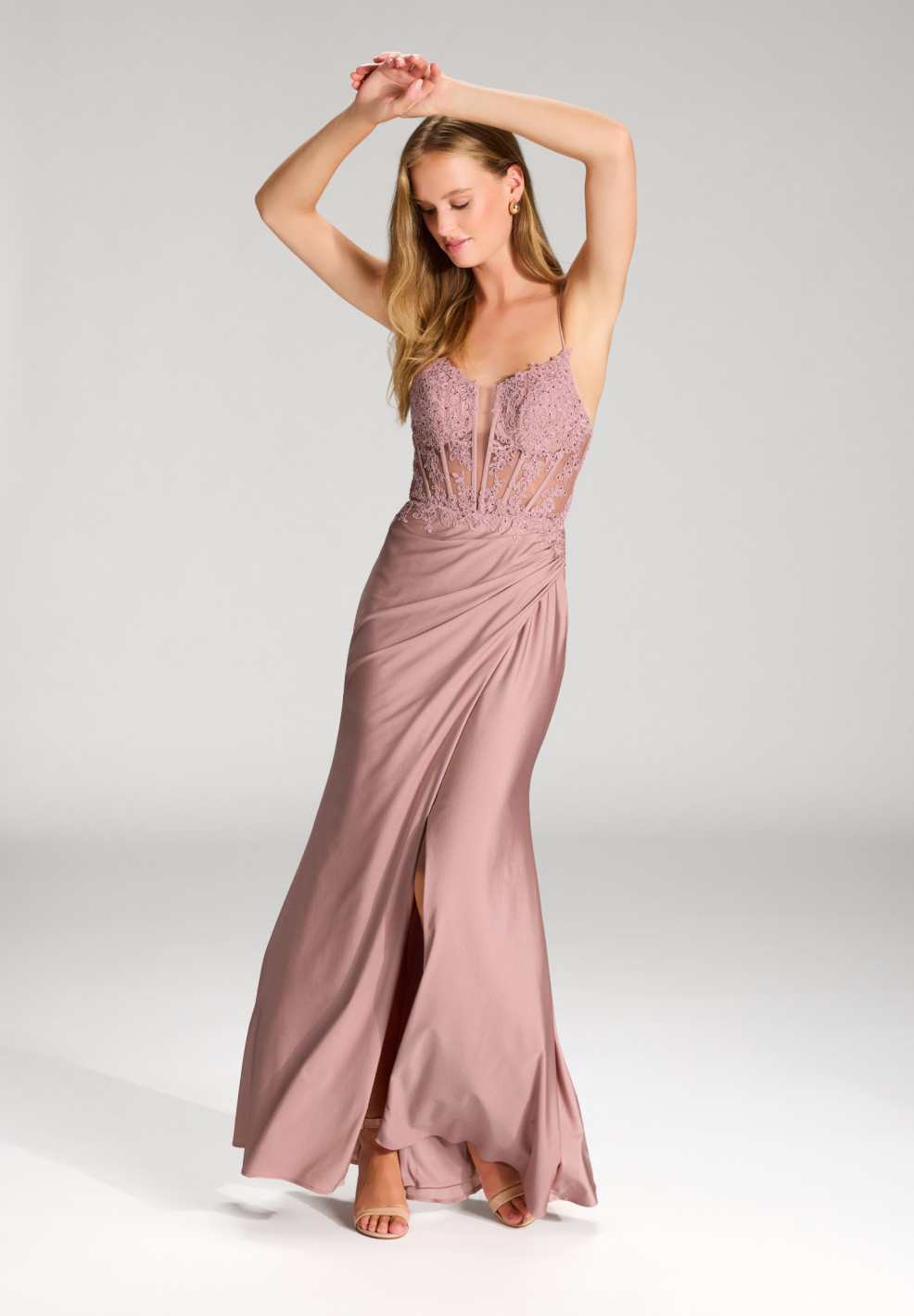 Bodycon Kleid mit Spitzenstickerei und Beinschlitz