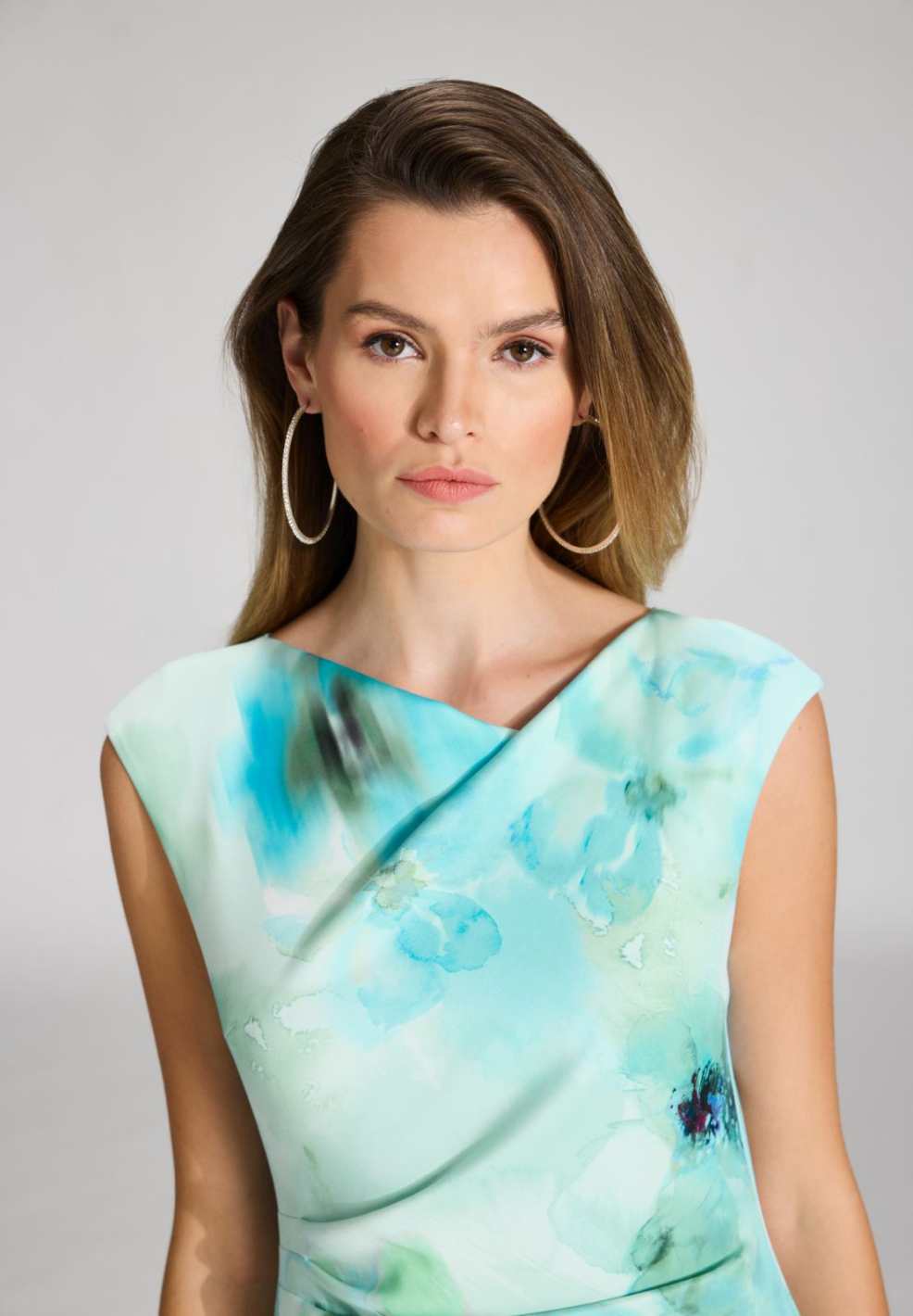 Etuikleid aus bedrucktem Scuba mit Drapierung