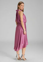 Cocktailkleid aus nachhaltigem Satin mit Volant am Saum