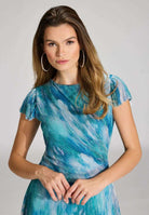 Midi Kleid aus bedrucktem Plissee Jersey mit kurzen Ärmeln