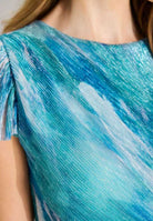 Midi Kleid aus bedrucktem Plissee Jersey mit kurzen Ärmeln