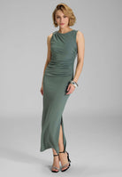 Abendkleid aus Crepe Jersey mit Drapierung und Zierschnalle deep slate